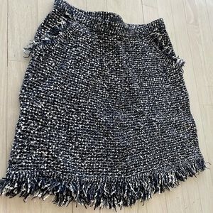 NEW! St John tweed skirt sz S